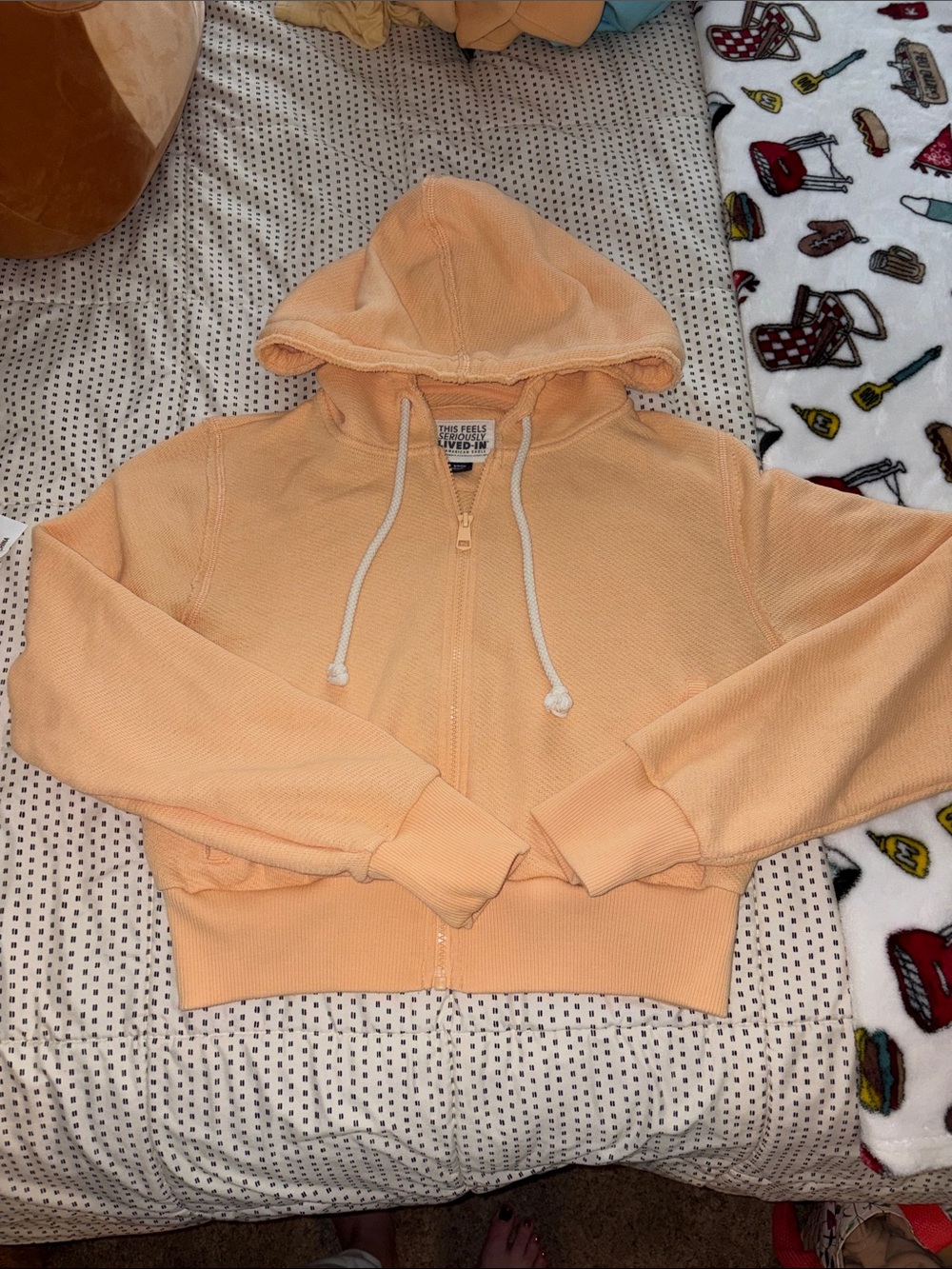 American Eagle Outfitters Cropped Peach Zip-Up Hoodie
